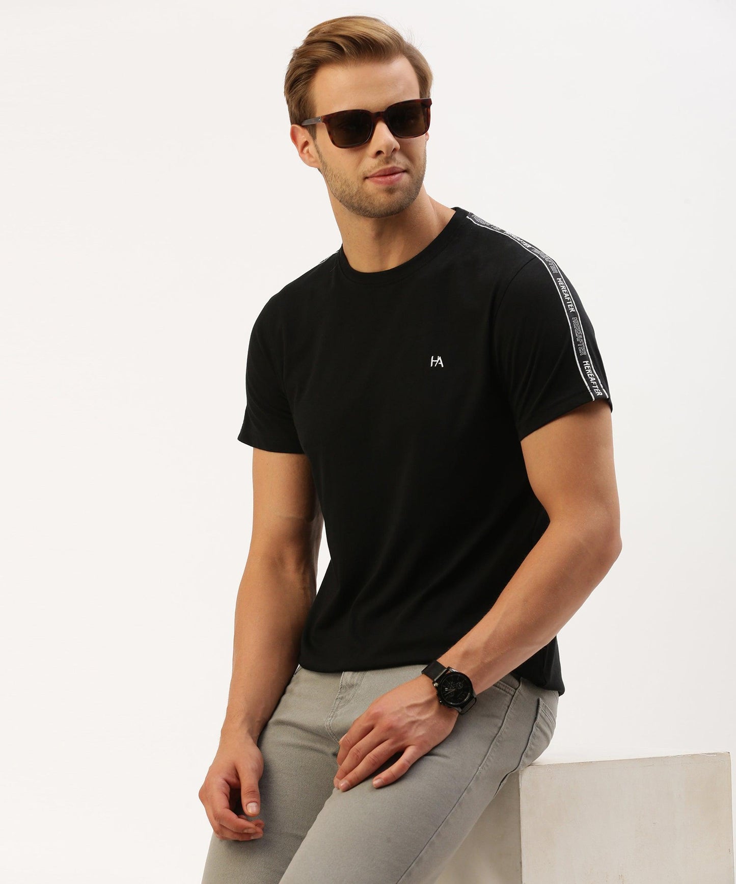 Men's solid crew neck t-shirt - HEREAFTER