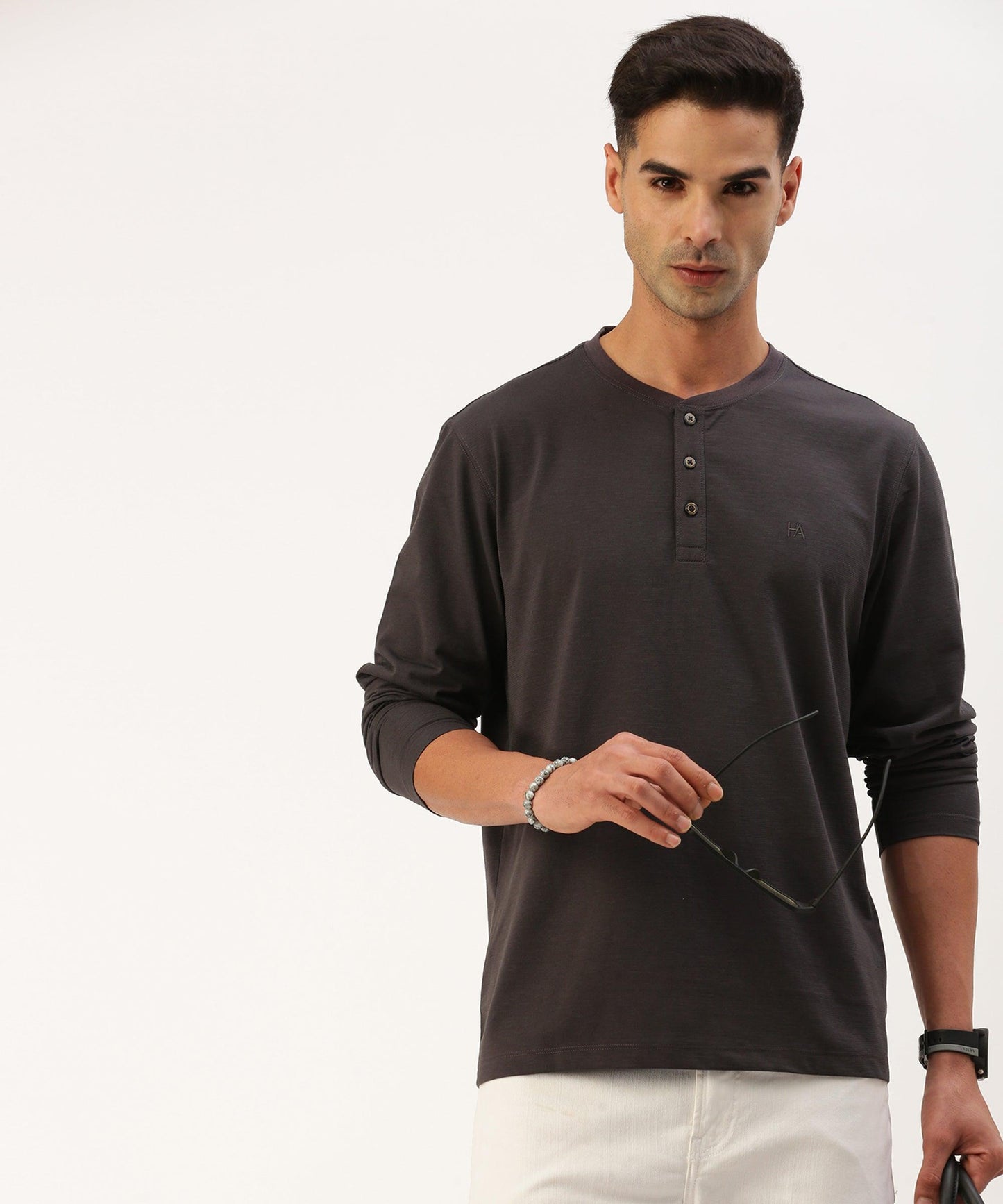 Men's solid henley neck t-shirt - HEREAFTER
