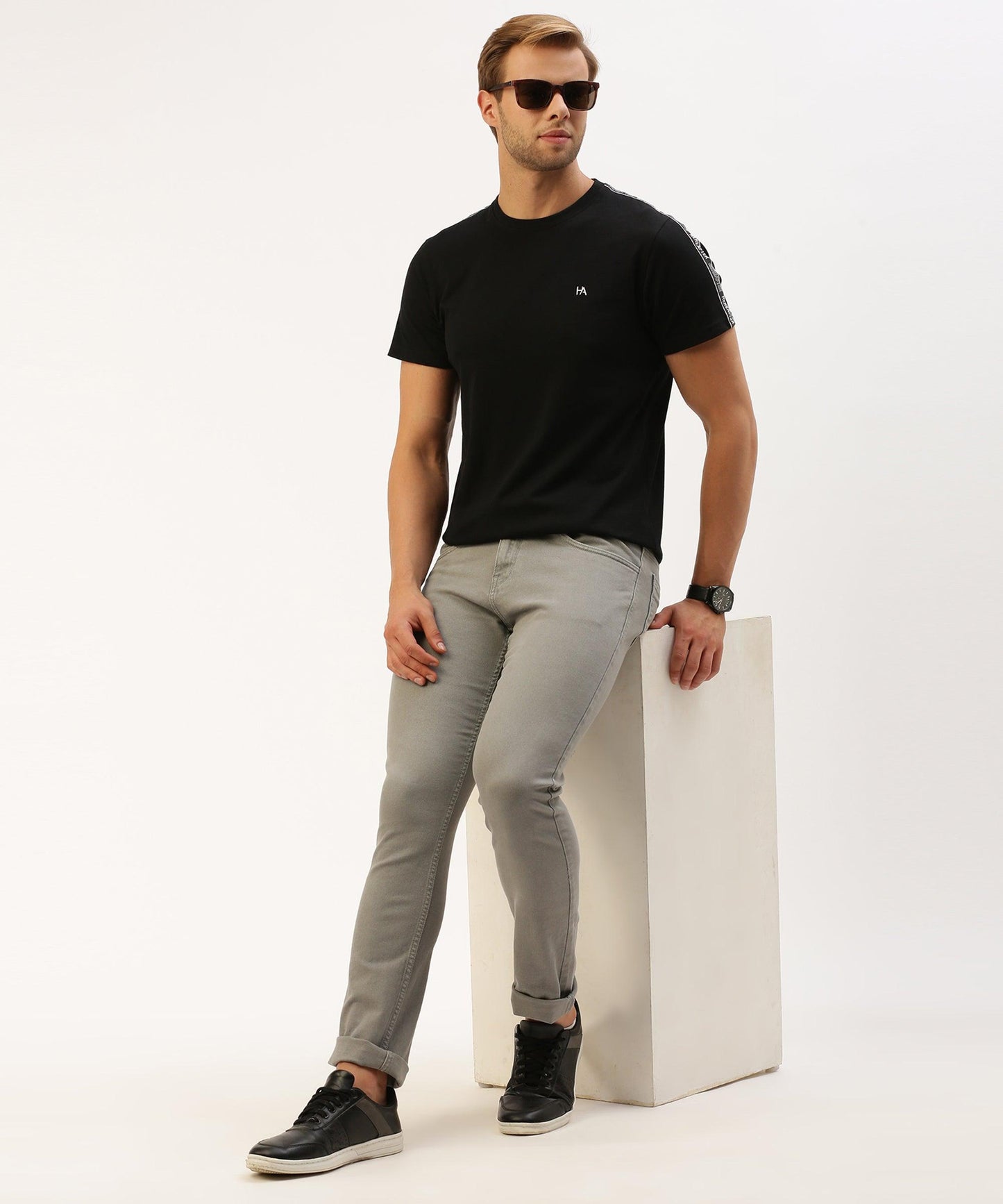 Men's solid crew neck t-shirt - HEREAFTER